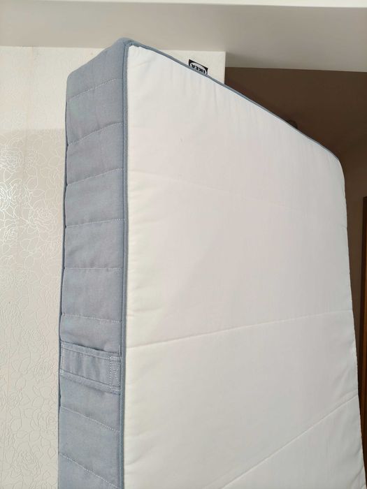 Colchões solteiro IKEA — como novos (VESTMARKA + VADSÖ)