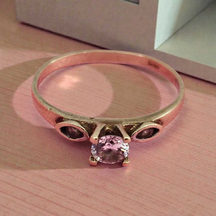 ŚLICZNY ZŁOTY PIERŚCIONEK z cyrkoniami  1,20G 333 R.9