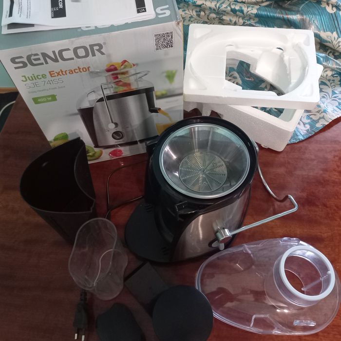 Соковижималка Senco SJE 741SS для фруктів і овочів