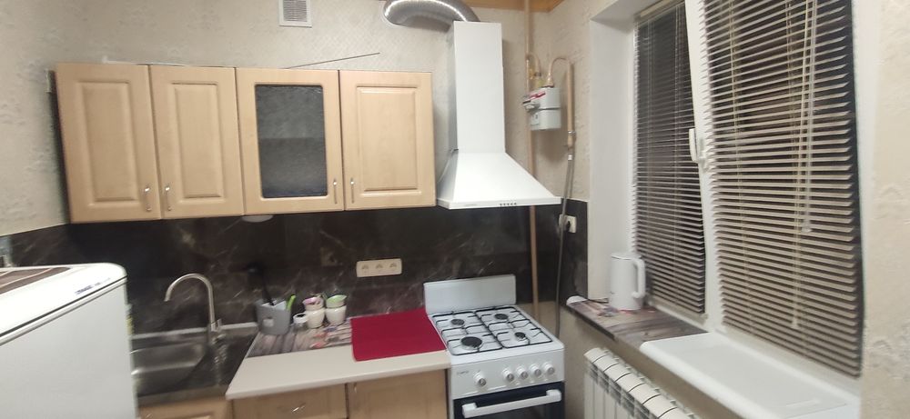 Центр! 2 окремі кімнати кондиціонер!Біля озера!