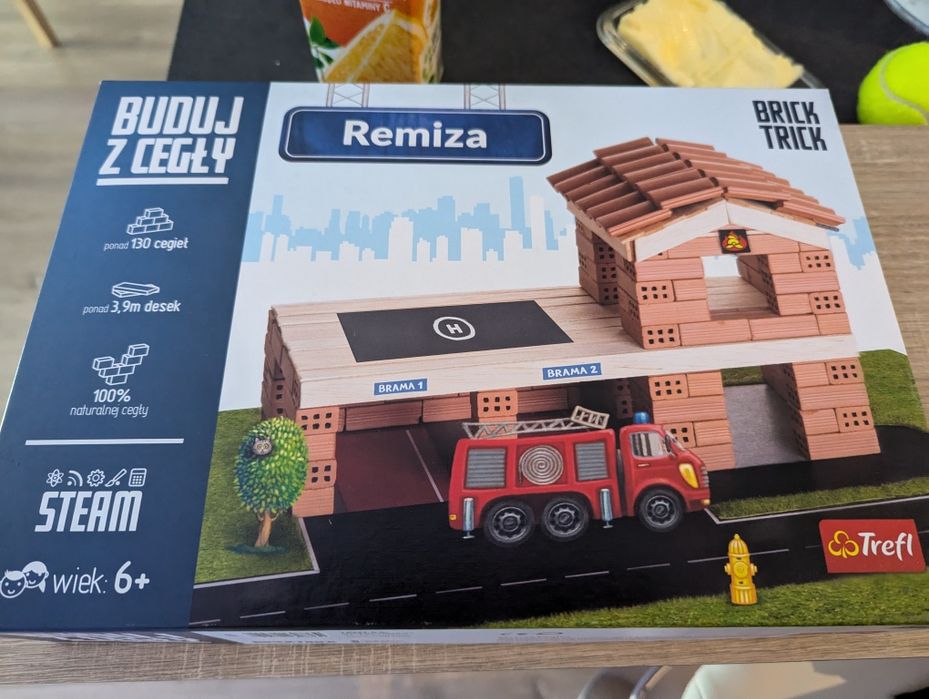 Zestaw konstrukcyjny Trefl BRICK TRICK Remiza L 60876, cegiełki
