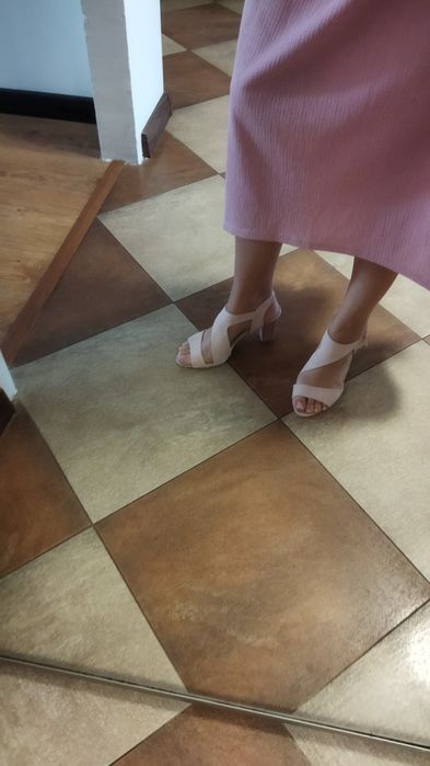 Buty na obcasie stan bardzo dobry