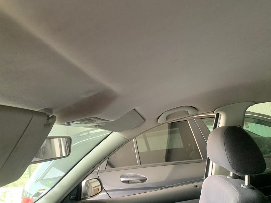 Carro económico em bom estado