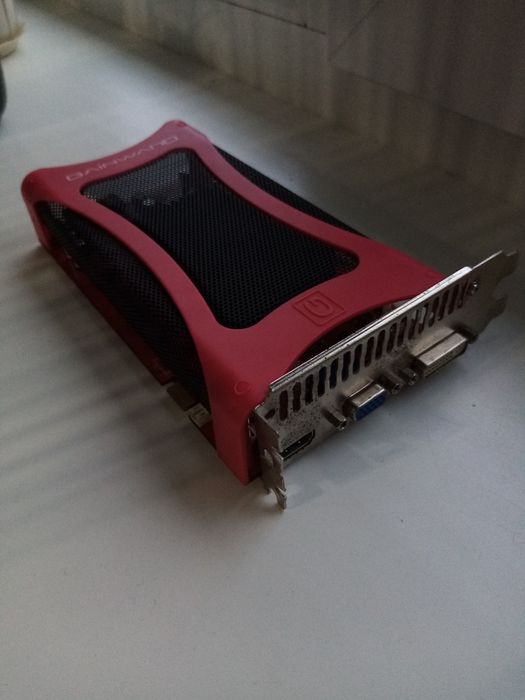 Видеокарта Nvidia gt8600 gainward