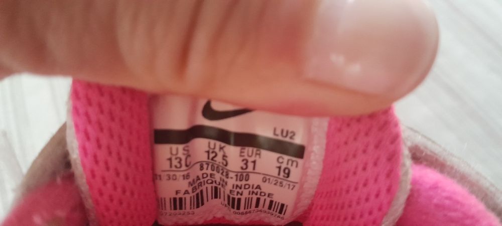 Tenis adidas e nike