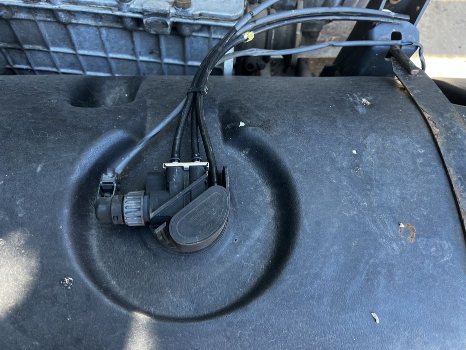 Бак 220 л. 100л. паливний бак бачок мерседес 8140 ман  даф рено на зіл