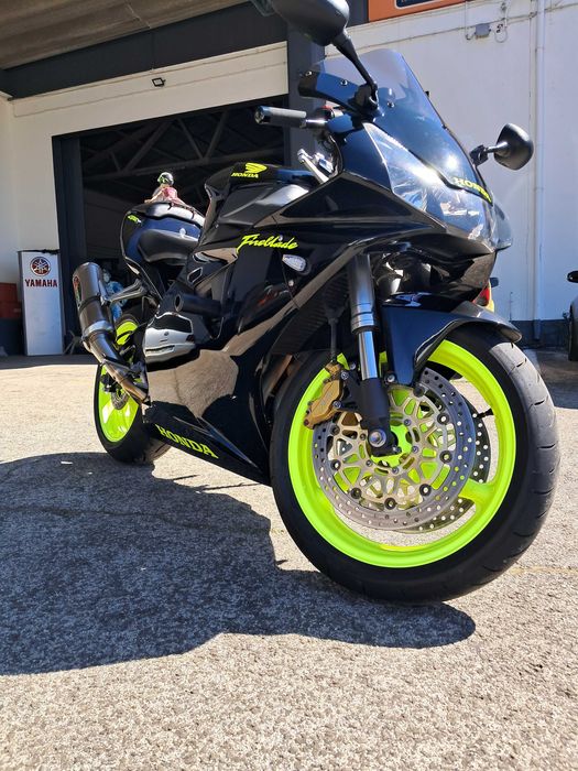 Honda CBR 954 impecável