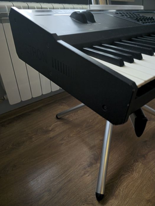 Ketron SD9 keyboard