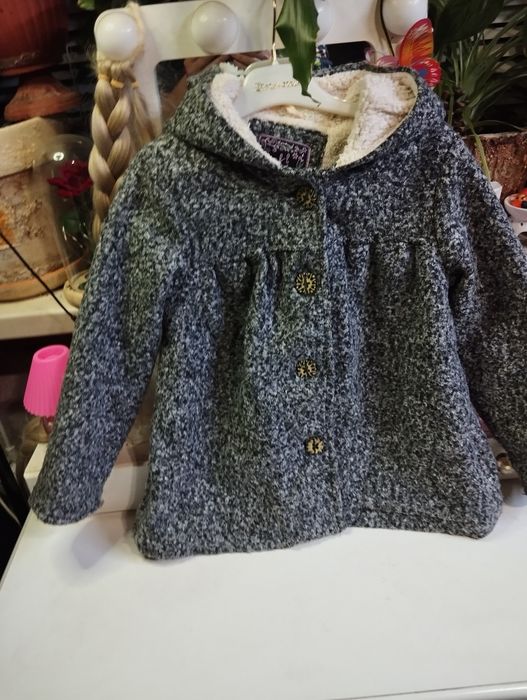 Пальто,пальтишко Фирменное (для девочки, на девочку)5-6 лет