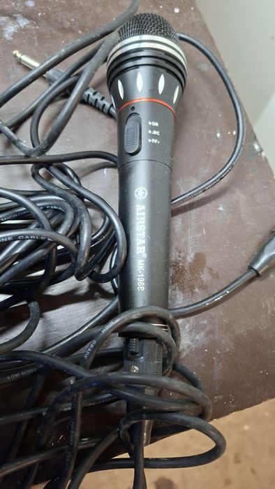 Vendo 3 microfones