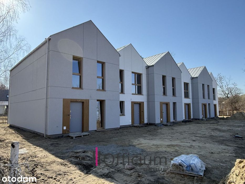 Nowoczesny segment skrajny z ogródkiem - inwestycj