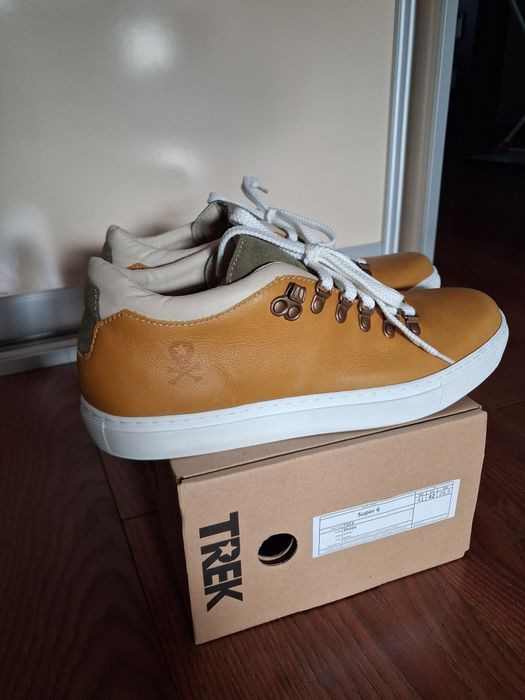 Buty trampki Trek 42.