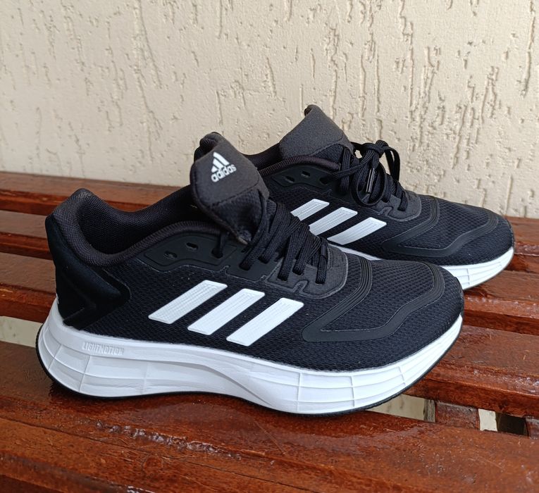 Продам жіночі кросівки Adidas Duramo 10