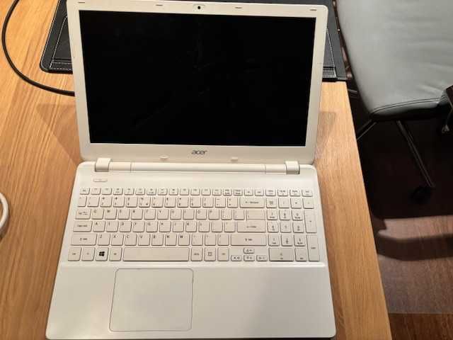 Acer Aspire V15, WIN10, NVIDIA GeForce 820M 2GB, 8GB RAM, 1000 GB HDD