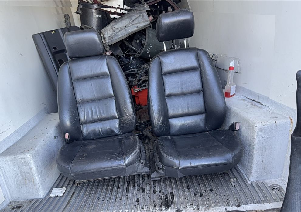 Conjunto de bancos em pele BMW e36  sedan