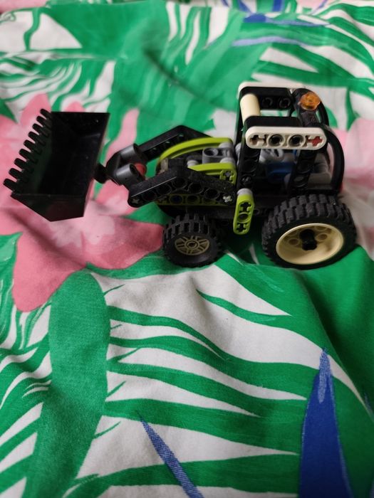 LEGO Technic Ładowarka