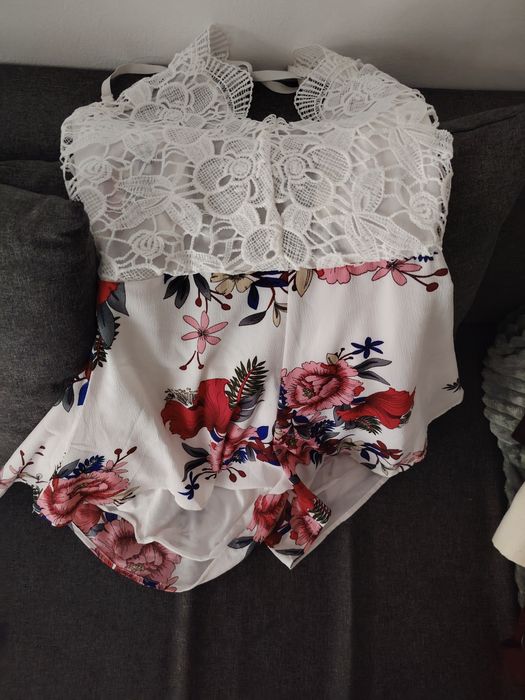 Roupa usada em bom estado