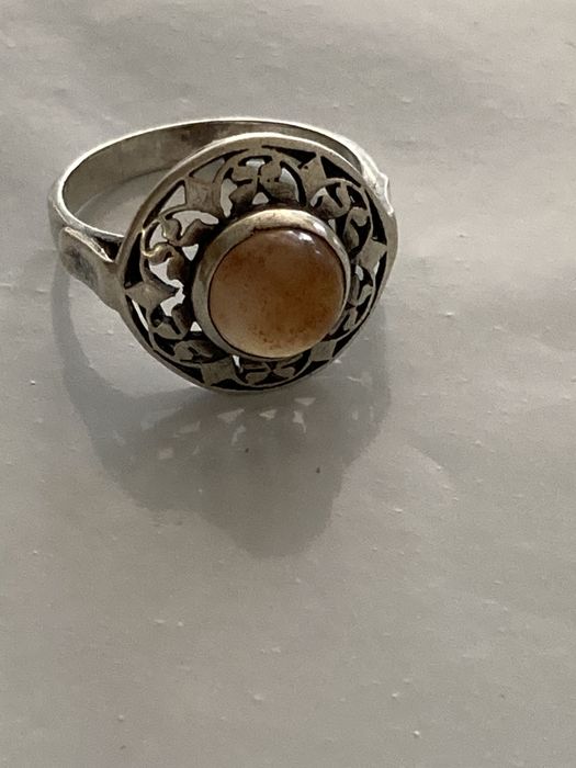 Warmet pierscionek PRL motylki z chalcedonem
