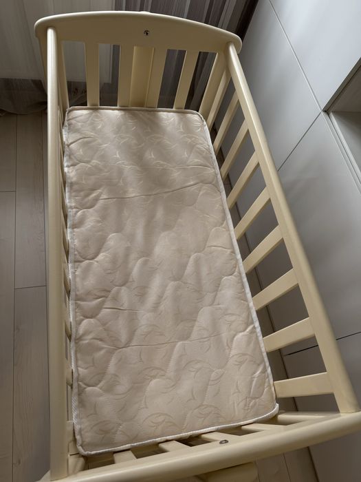 Ліжечко дитяче  розміром 90*60