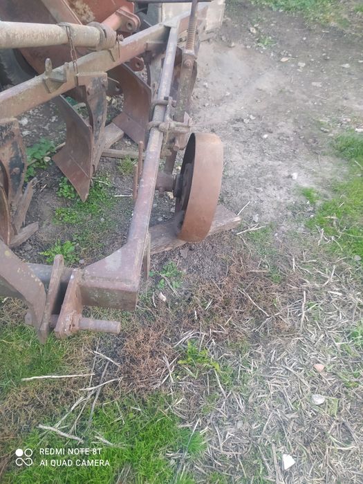 Продається заводський п'яти корпусний плуг 5/25