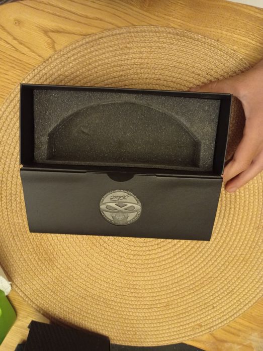 Oakley Juliet Black Polarized (só a caixa)