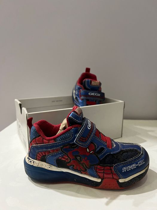 Кросівки дитячі Geox Marvel з вогниками