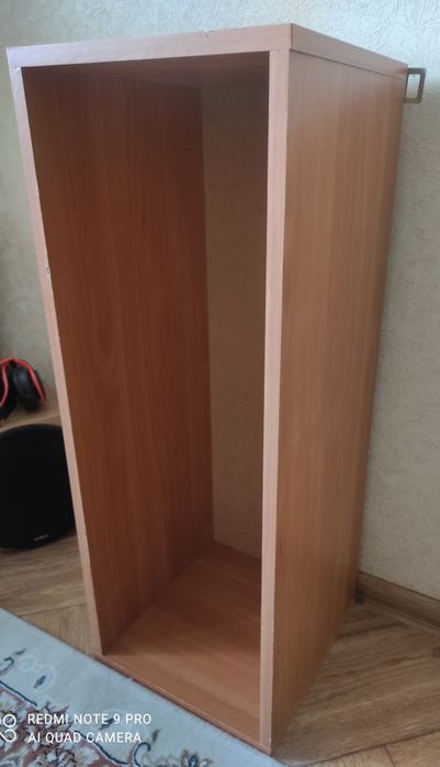 Настінна полка з кріпленням