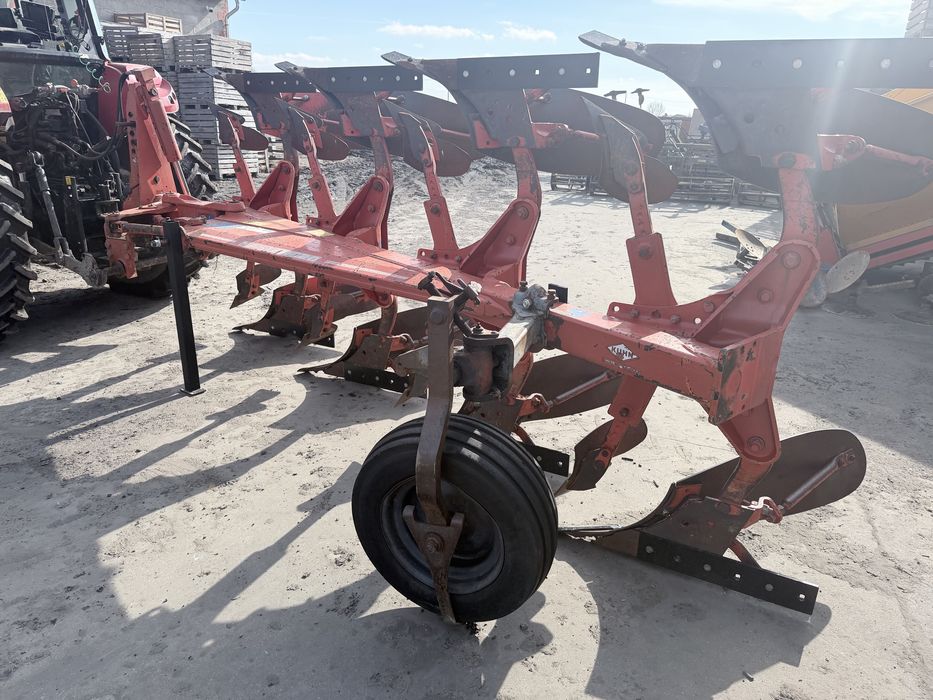 Pług Kuhn 4 skibowy obrotowy Kuhn master 120