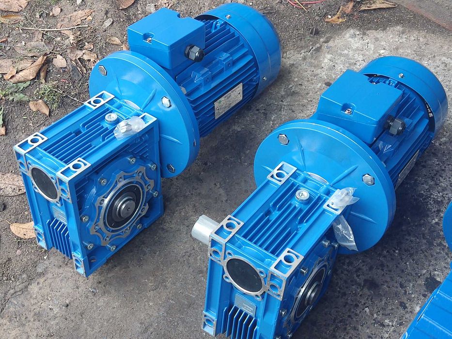 Мотор-редуктор NMRV30, 40, 50, 63, 90, 110, 130, 150 с мотором