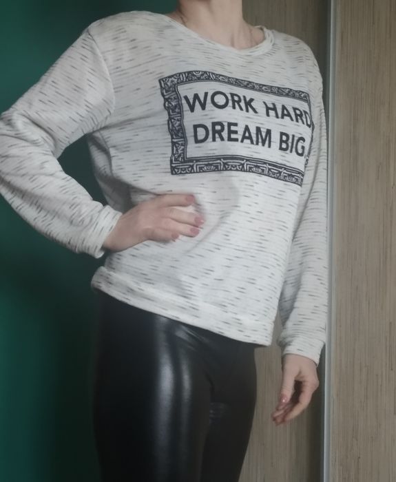 Cienka bluza z napisem L