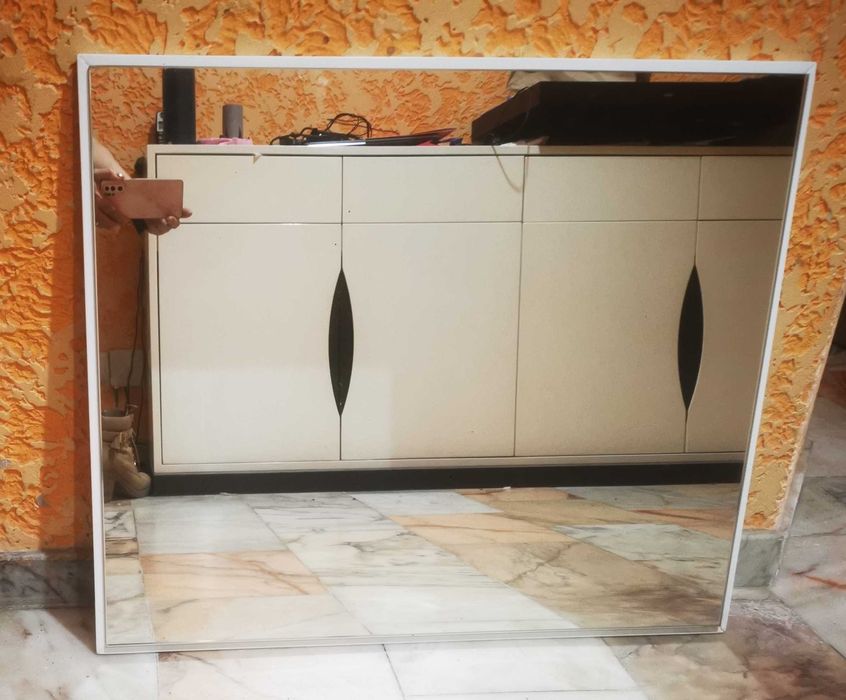 Espelho com luz led à volta na parte de trás como novo