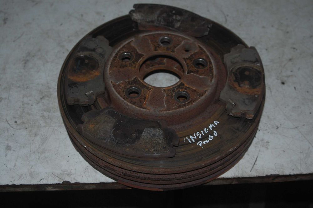 Tracze hamulcowe przód Opel Insignia