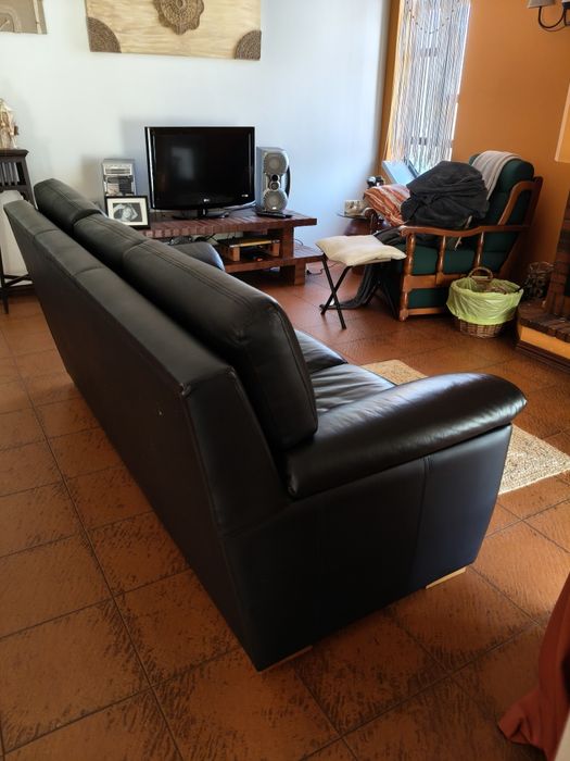 Sofa em pele em bom estado