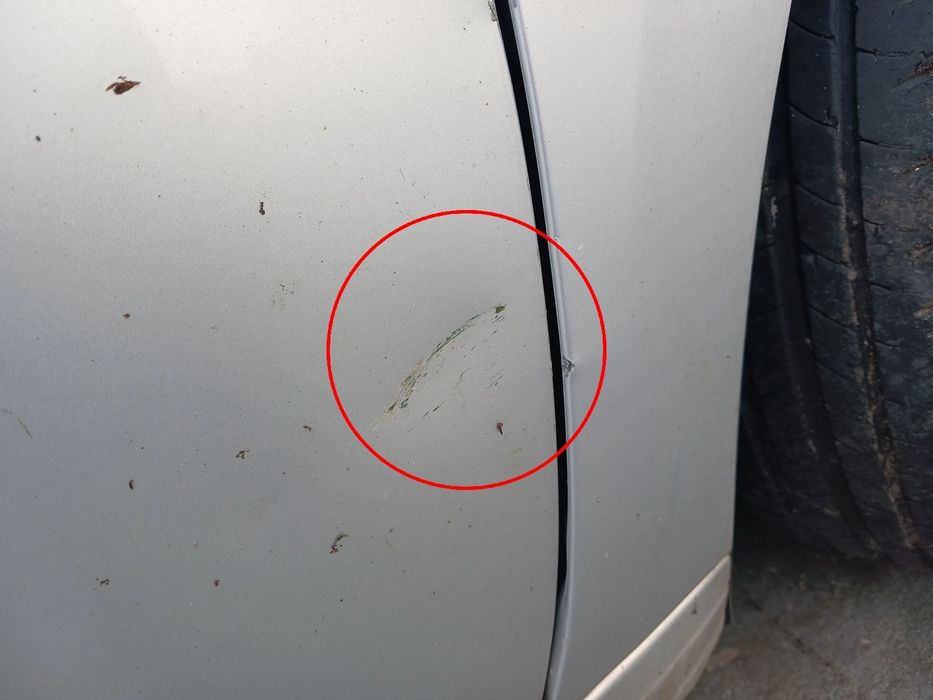 Porta frente direita PEUGEOT 208