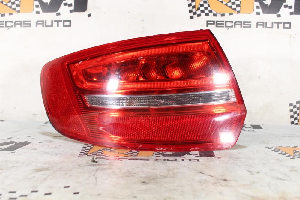 Farolim esquerdo AUDI A3 Sportback (8PA)