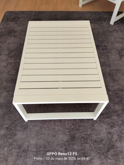 Jogo de sofas completo com mesa de centro e tapete