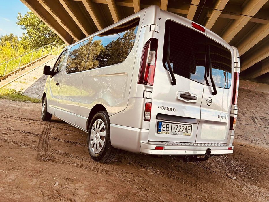 Wynajem busów i samochodów osobowych