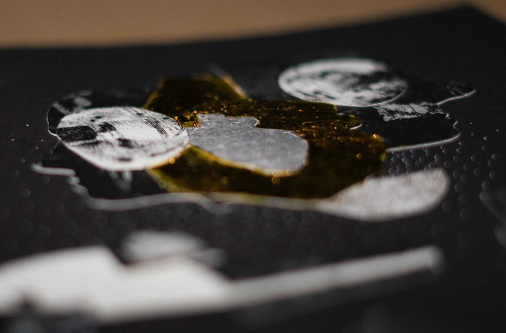 "Nocne rozmowy", kolaż, 21 x 29,7 cm, 2024.