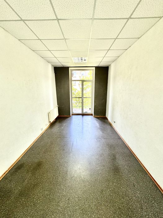 Сдам офисное помещение с балконом Центр Мономаха Московская Набережная