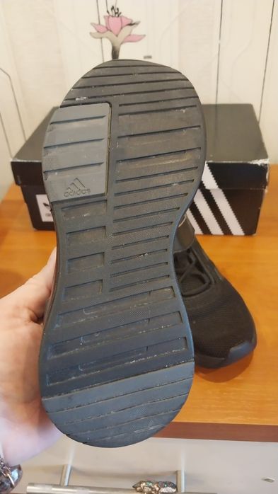 Продам подростковые кроссовки адидас Adidas  в новом состоянии