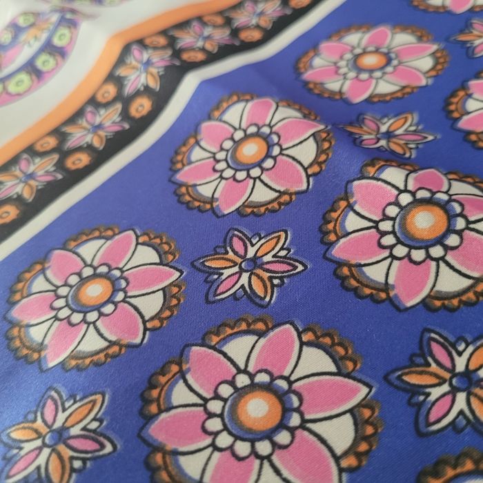 Nowa wzorzysta chusta Even&Odd