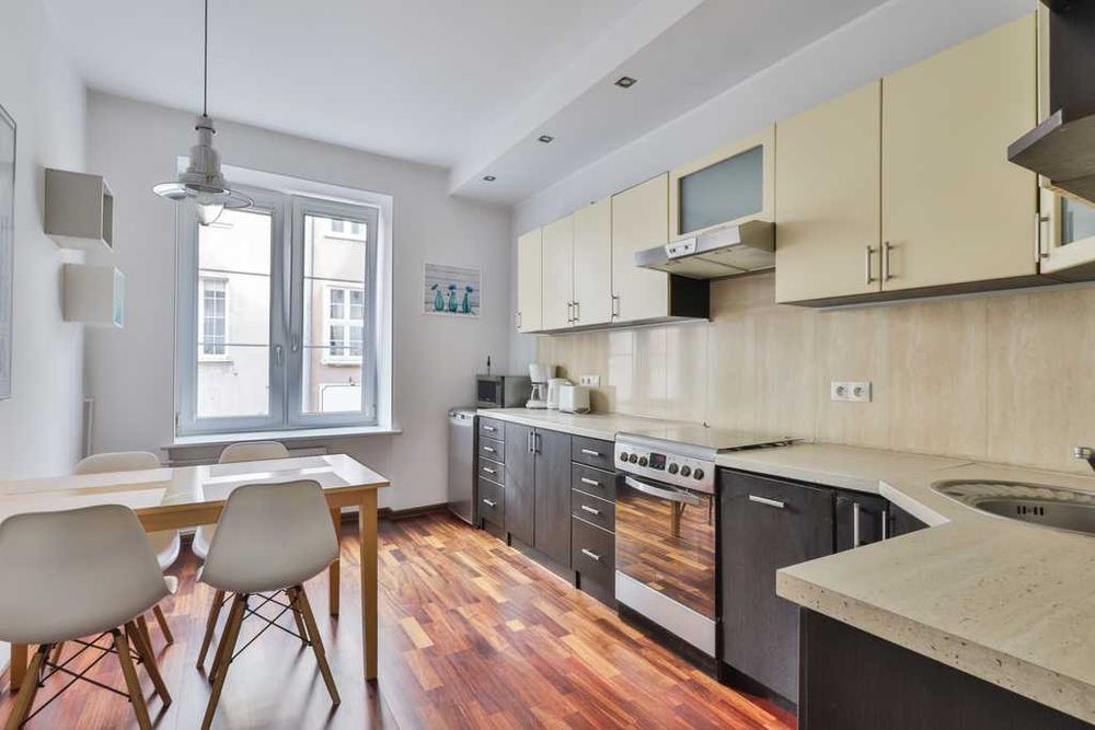 300 m Fontanna Neptuna/Stare Miasto 2 pok