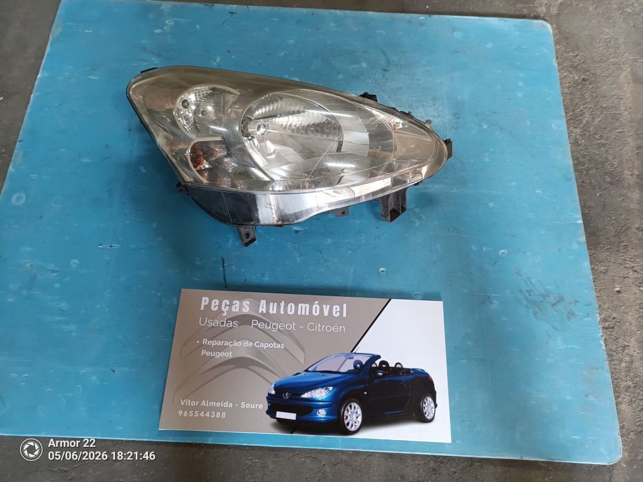 Farol direito Peugeot partner 2015