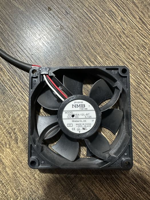 Кулер вентилятор корпусний.