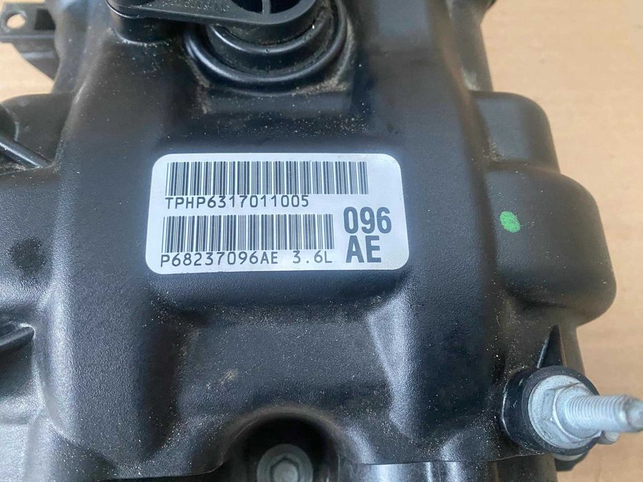 Pokrywa zaworów chrysler pacifica V6 3.6L lewa