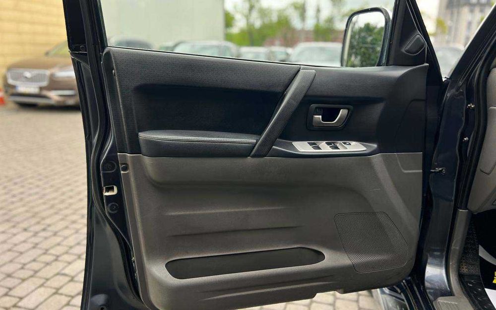 Mitsubishi Pajero 2006