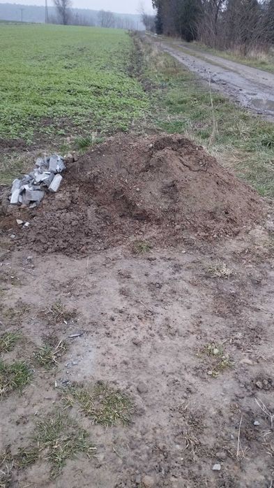 Ziemia z gruzem - oddam i dopłacę 50 zł za odbiór.