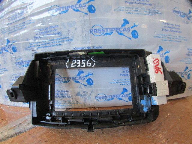 Moldura da consola central / rádio / aro RENAULT Megane III (BZ0_)