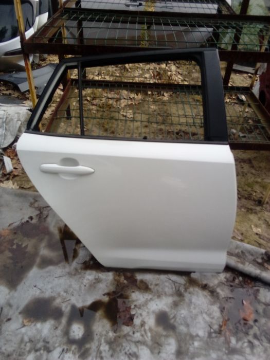 Toyota Corolla e21 kombi drzwi tylne prawe lub lewe 070
