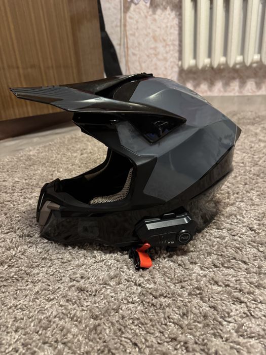 продам кросовий шлем